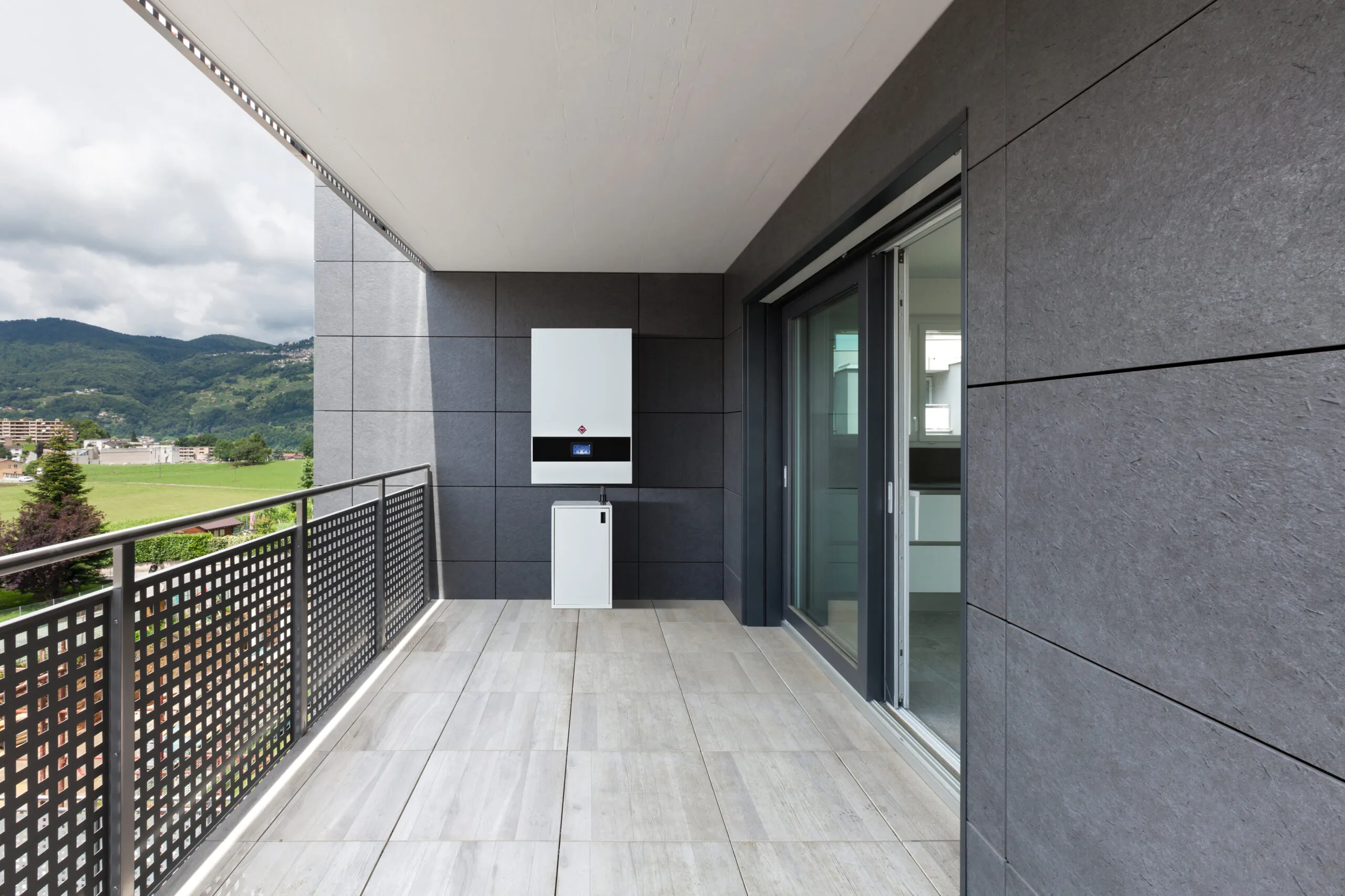 HEVO: THE FIRST WALL-MOUNTED PELLET BOILER